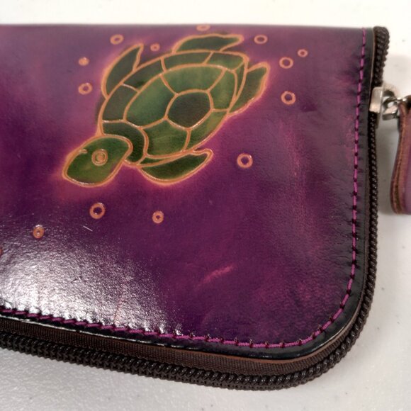Sea Turtle Tooled Leather Wallet Wristlet Purple Green Zip Up Clutch Case 7.5x4" - Picture 6 of 16